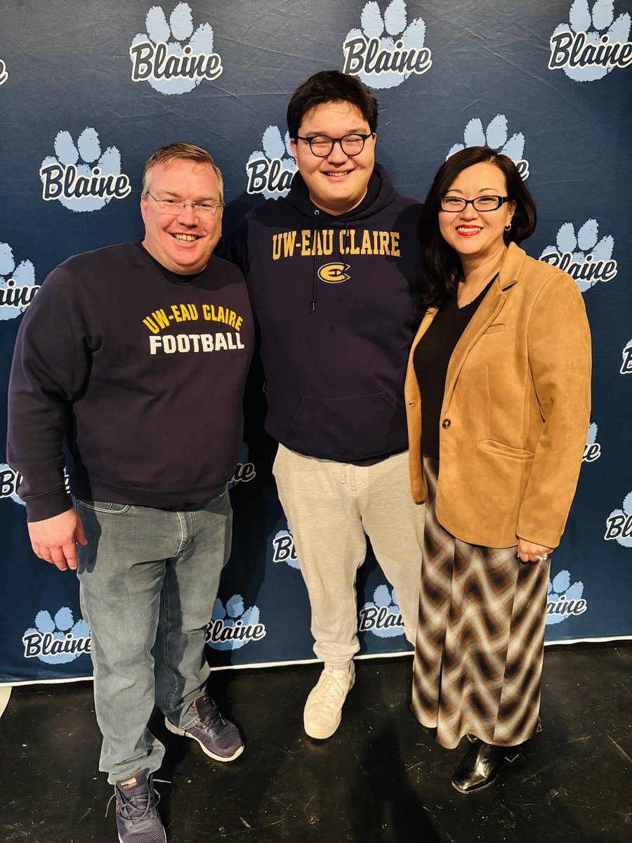 JeromeEichele's tweet photo. Super pumped to have signed to @UWECFootball thank you to my coach for building me up and UWEC for this huge opportunity! 

@BlaineFootball @OJW_Scouting @PrepRedzoneMN @FootballWiac https://t.co/vPimVfjxon