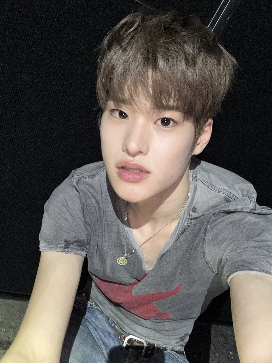 kpop moments that could kill achilleans tweet media