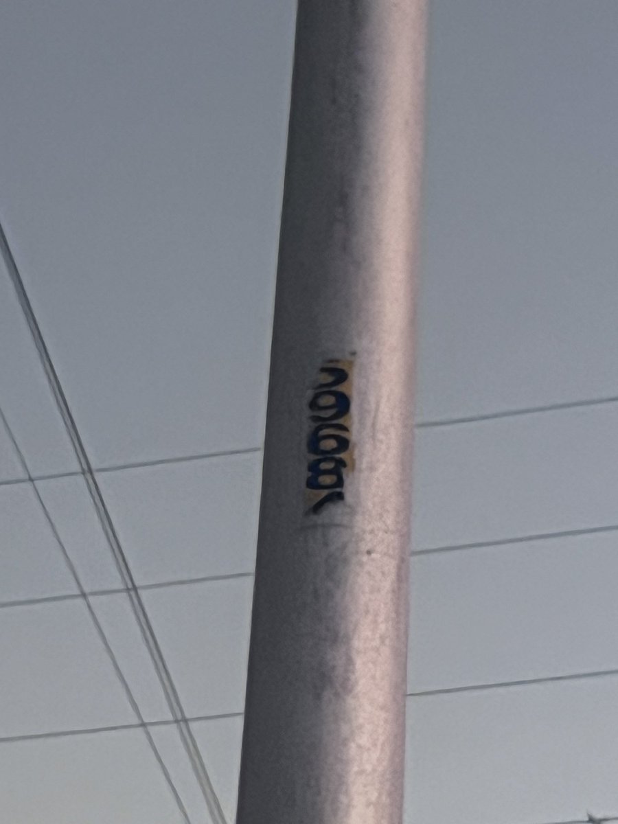Paquito2005C's tweet photo. @Servicios_Pub en la calle Carlos Jongitud Barrios entre Valle de Toluca y Durando en la Col. SNTE las lámparas de la calle están apagadas y esta muy peligroso, ya hubo dos intentos de asalto por la noche, favor de reparar https://t.co/Gc3xteQQjZ