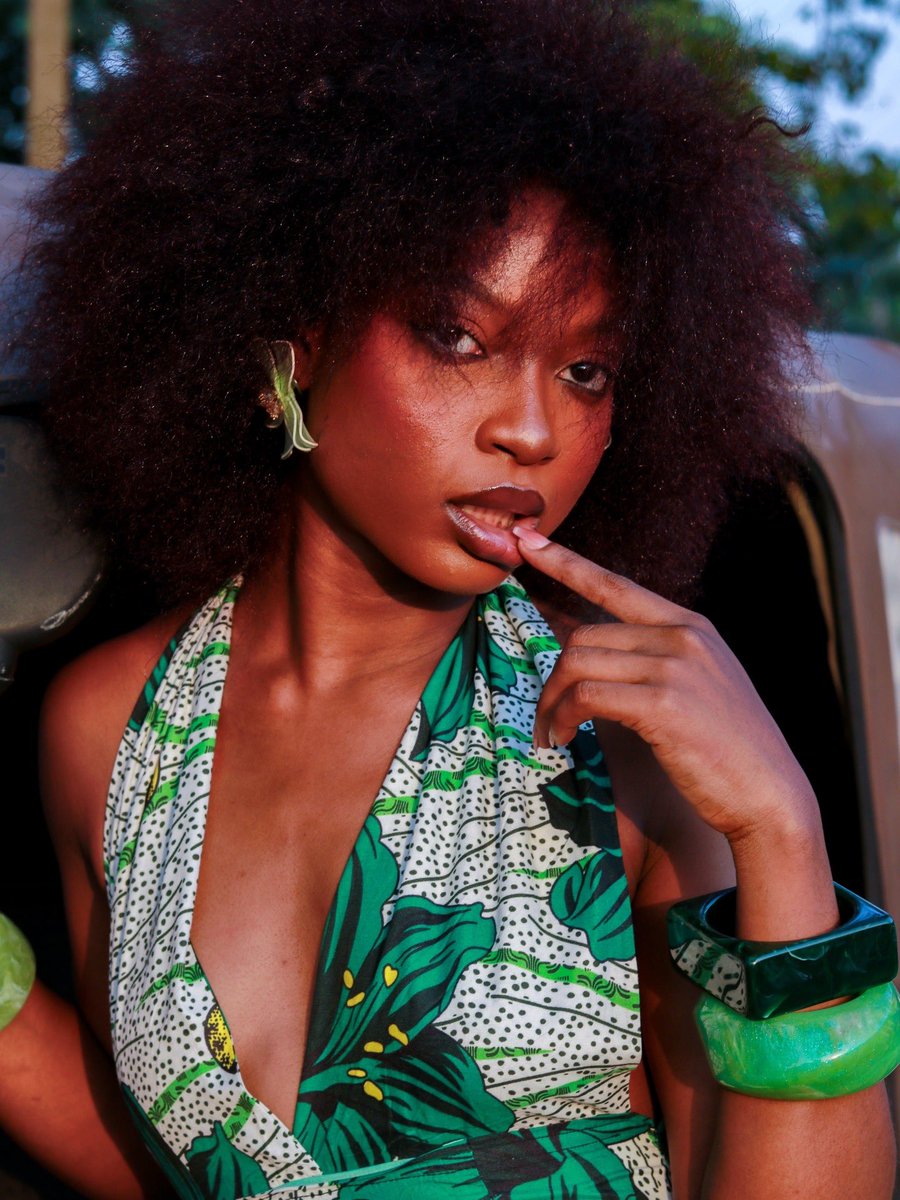 adukeogunji's tweet photo. A good day to show you guys gorgeous portraits of me🤭🤭

This one na natural package🤭

Portraits and creative direction by @yanafridabinaev 

Styled by yours truly 💋

#whatadukeloves #portraitphotography #lagosmodel #streetphotography #africaninspired #SuperBowl  #letswork https://t.co/qc7k3b8Fur
