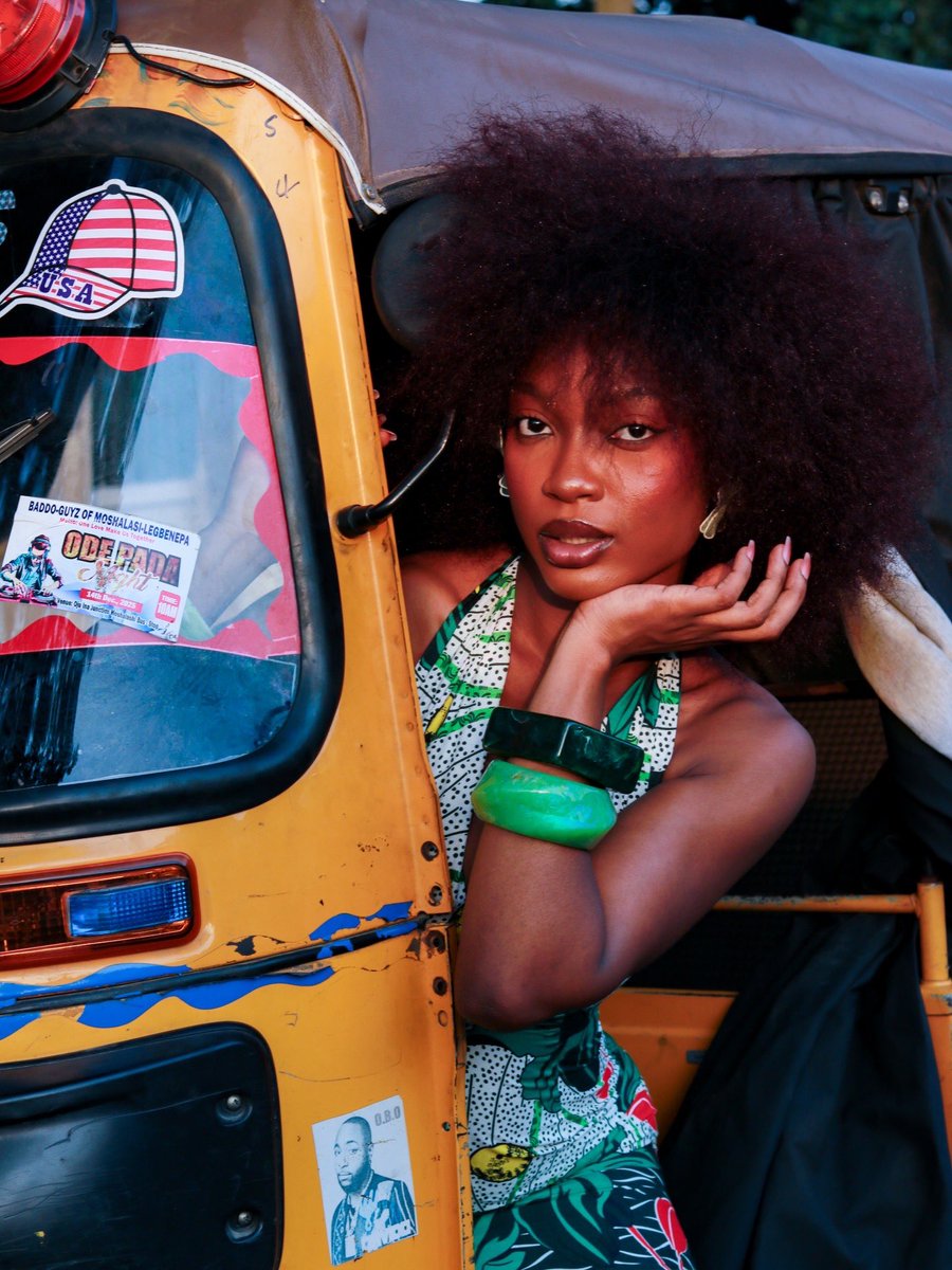 adukeogunji's tweet photo. A good day to show you guys gorgeous portraits of me🤭🤭

This one na natural package🤭

Portraits and creative direction by @yanafridabinaev 

Styled by yours truly 💋

#whatadukeloves #portraitphotography #lagosmodel #streetphotography #africaninspired #SuperBowl  #letswork https://t.co/qc7k3b8Fur