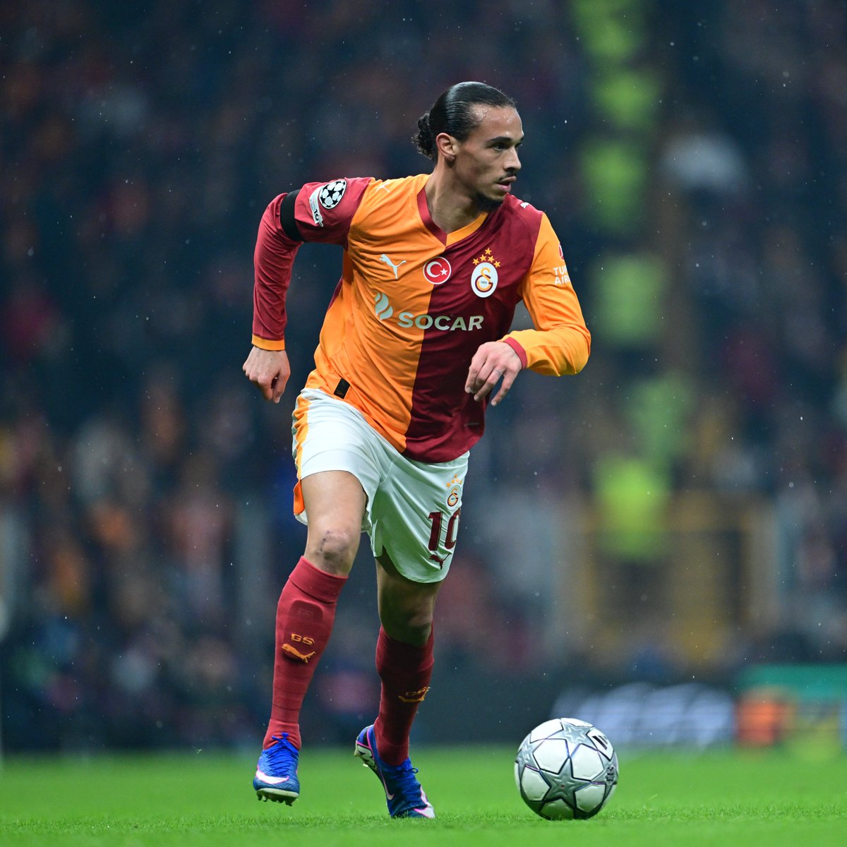 Leroy Sane: "Dünyanın en iyi takımlarında oynadım. En büyük yıldızlarla aynı takımlarda yer aldım. Büyük finaller, büyük maçlar kazandım. Galatasaray'daki heyecanı, Galatasaraylılardaki tutkuyu hiçbir yerde yaşamadım. Futbola başladığım ilk günkü hırsla ve sizin benzersiz