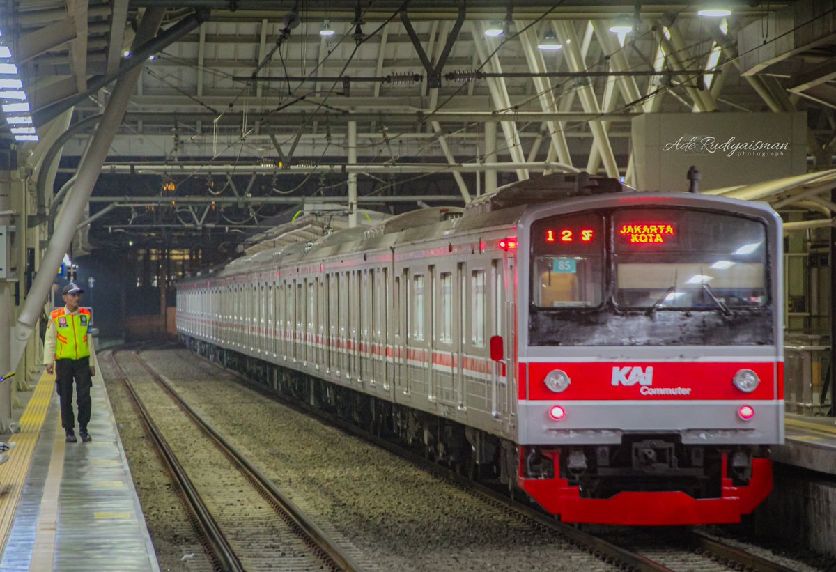 KAI Commuter tweet media