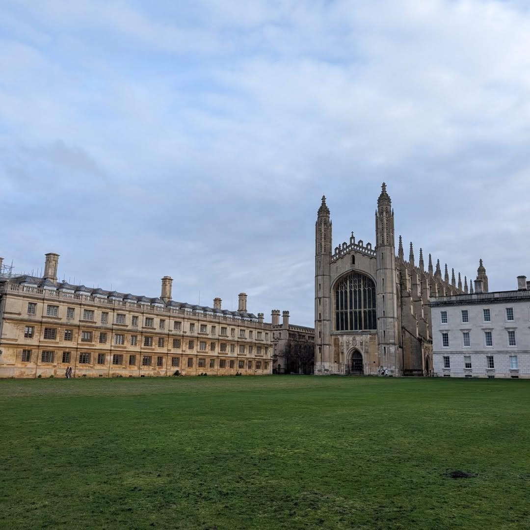 英国出張記2026冬【12日目-その3】

キングス・カレッジ・チャペル⛪️ステンドグラスも天井もとても豪華✨️

#ケンブリッジ #キングス・カレッジ・チャペル #英国出張記 #イギリス出張 #ブリティッシュライフ