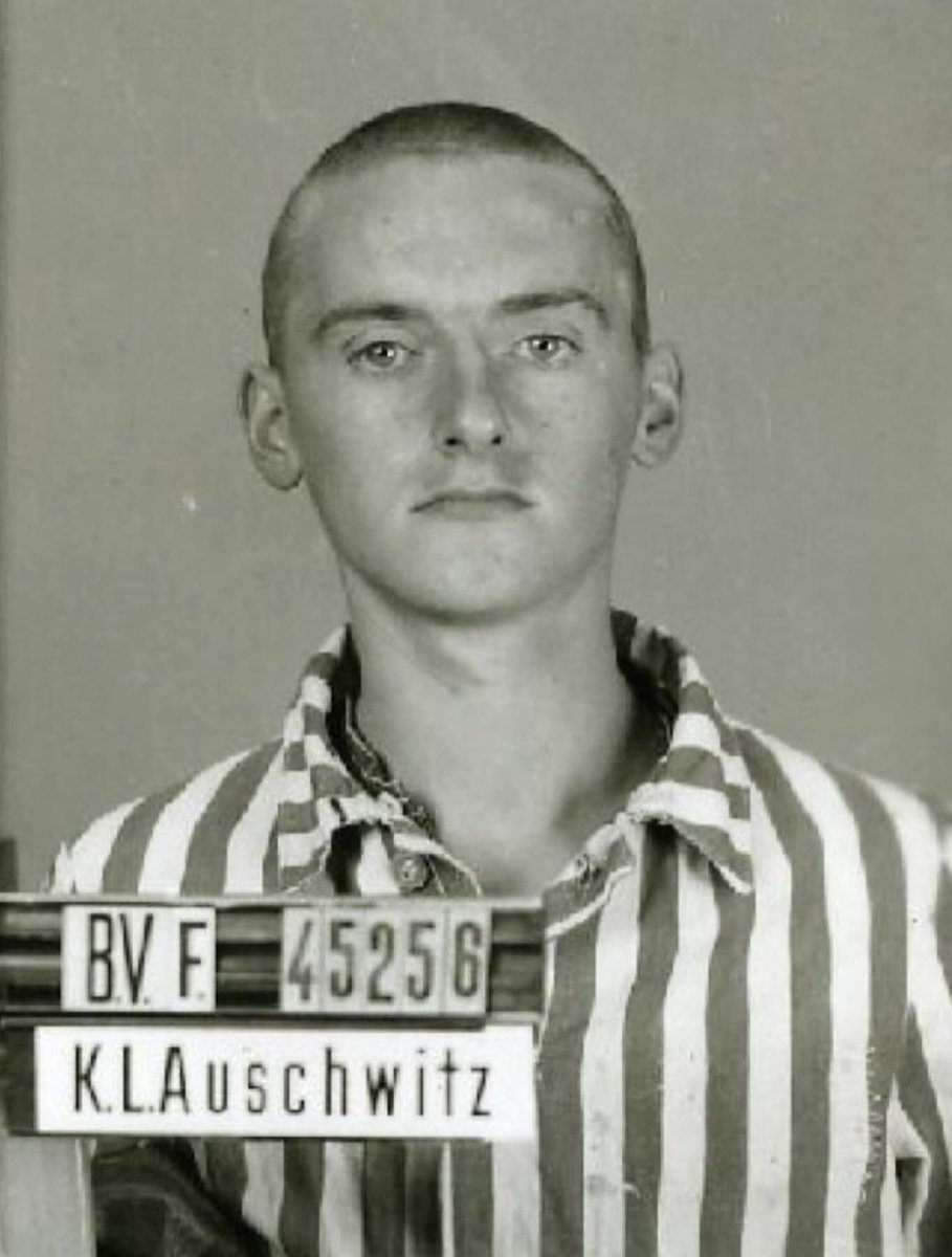 CrazyVibes_1's tweet image. Fernand Blanchard was born in Paris on December 31, 1923. He was the son of Marcelle and André Blanchard. His father was a plumber. It is important to note that Fernand and his family were not Jewish.

In 1925, his family moved to Asile Popincourt, in the Saint-Ambroise district.…