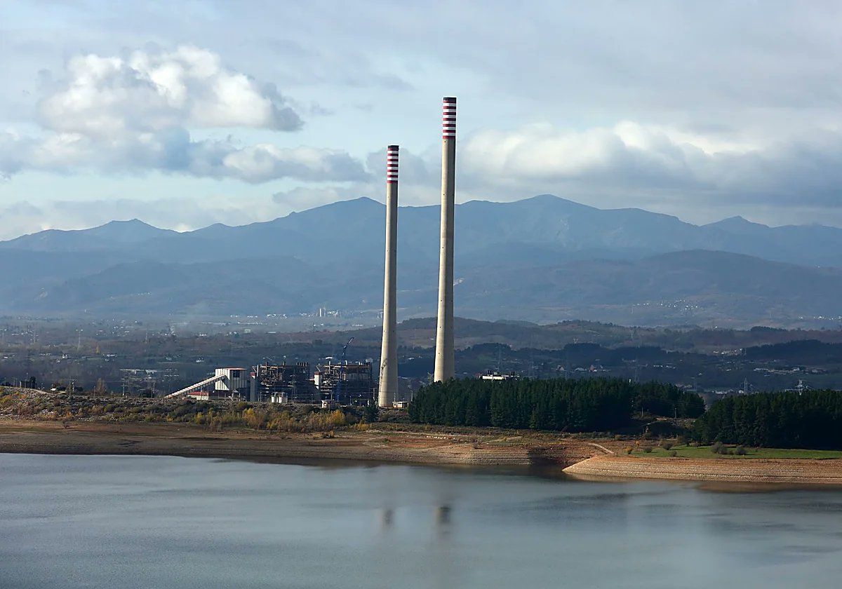 El 12 de febrero se demolerán las chimeneas de la antigua central térmica de Compostilla II. Cubillos del Sil (León)
El jueves que viene, 12 de febrero a las 13 horas.
#patrimonioindustrialenpeligro #industrialheritage 
…trindustrialquitectonico.blogspot.com/2026/02/el-12-…