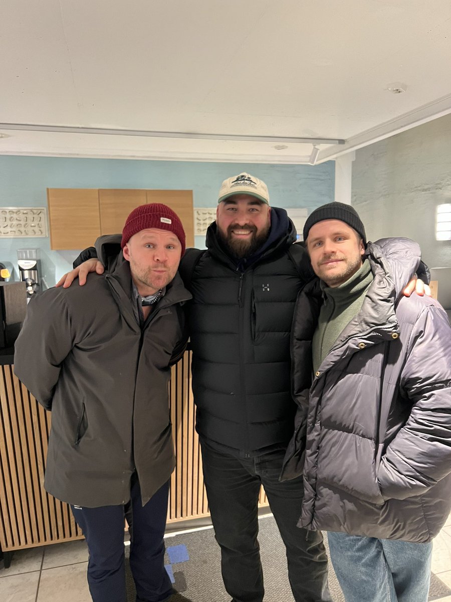 chwessel's tweet photo. Ny episode ute med @ViaplayJonas!

Hvilke tre spillene bør man ha fra Arsenal? Trippelcapper man Gabriel? Hvordan kommer man seg over et brudd og hva er våre ambisjoner for 40-årene?

Alt dette får du svar på i denne episoden! https://t.co/r3GDmBLtoh