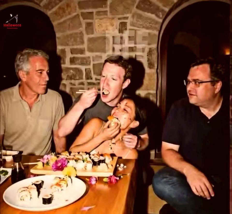 مالك تطبيق فيسبوك مارك زوكربيرغ (Mark Zuckerberg) مع واحدة مجهولة وهي على حِجره في عشاء خاص على جزيرة إبستين 
هو ذات الشخص الذي يحذف مقالات عن #غزة و #السودان بحجة أنها تنتهك معايير الفيىىىبوك النظيفة