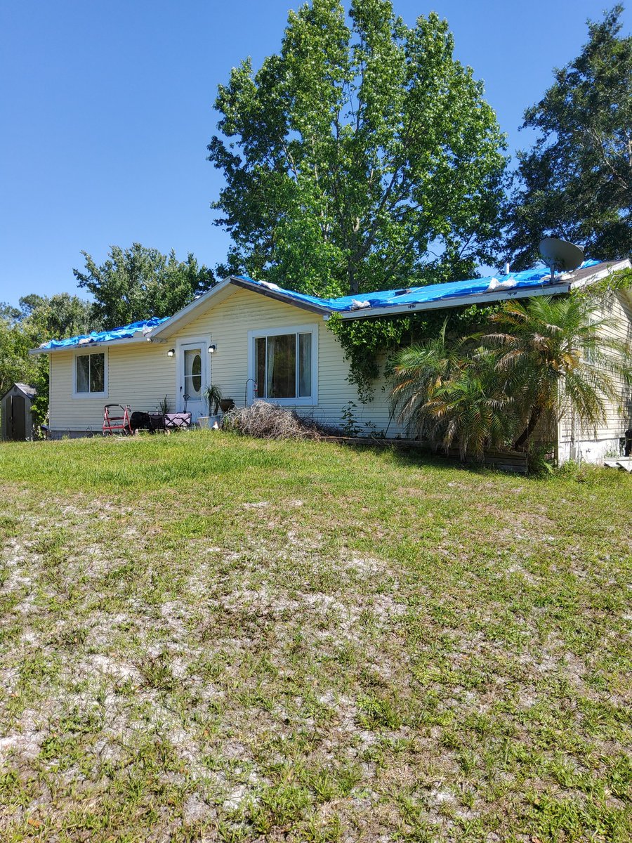 BobRebera71509's tweet image. “Outside: a tarp on the roof.
Inside: what the tarp was hiding.
This is how moisture damage shows up when a rental is neglected—slowly, quietly, and expensively.”

#MoistureMatters #HiddenDamage #RentalProperty #HomeInspection