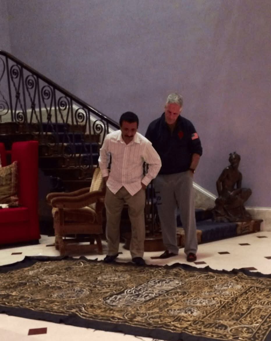 91sofficial's tweet photo. أنا كنت فاكر إن الصورة دي مش حقيقية، دخلت بنفسي شوفتها ورقم الملف EFTA01201030

دي أسوأ حاجه شوفتها في حياتي وأحقر حاجه شوفتها في ملفات إبستين 

كسوة الكعبة الصهاينة العرب يبيعوها لواحد بتاع عيال صغيرة علشان يعملها سجادة في بيته ويدهسها؟ 

والانجس إن واحدة تبعتله ٣ قطع وتقوله دعوات وامال ١٠ مليون في الكسوة دي!!!! دي مستحيل تكون أفعال بشر دول شيطاين 

مش بعتوله الكسوة مره ده اكثر من مره ولاكثر من مكان مره بيته ومره للجزيرة