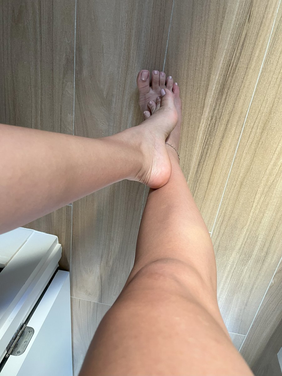 AdoreZee tweet media