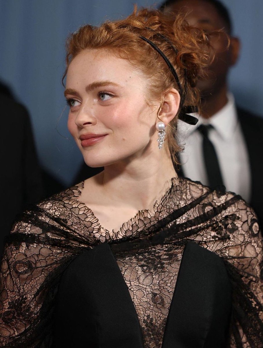 sadie sink daily tweet media