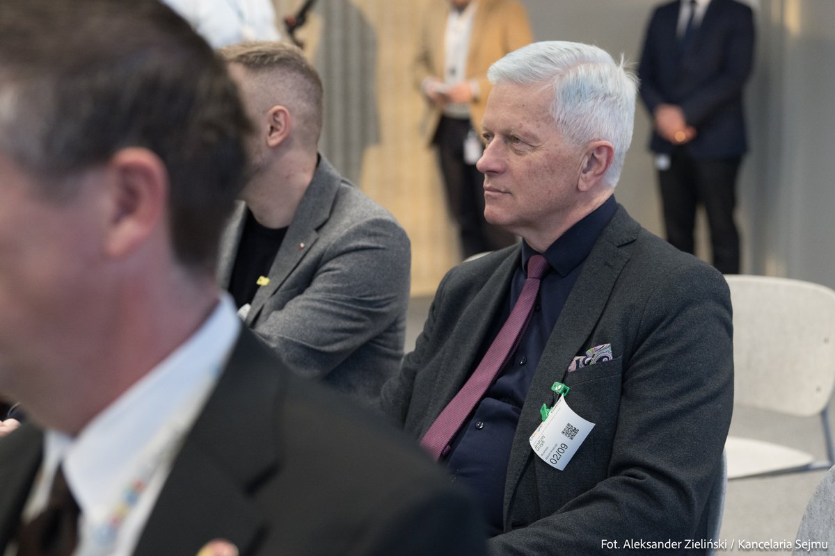 KancelariaSejmu's tweet image. 📸#Warszawa Wizytacja delegacji podkomisji stałej do spraw polskiego przemysłu obronnego oraz modernizacji technicznej Sił Zbrojnych RP Komisji Obrony Narodowej w siedzibie Google Polska. 

ℹ️Posłowie zapoznali się z działalnością firmy, rozwiązaniami w zakresie AI i