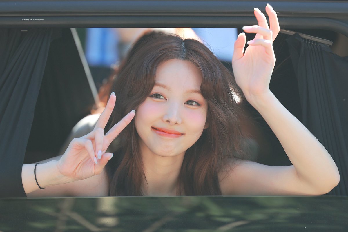 imnayeonarchive's tweet photo. https://t.co/ez8jC9orfH