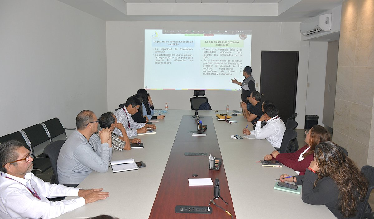 apicampeche's tweet image. En la #Apicam procuramos un ambiente laboral positivo para nuestros colaboradores.

Por ello, personal de la #CODHECAM impartió la plática “Resolución de Conflictos”, para fomentar valores, como la tolerancia y el respeto.

¡Fomentando las relaciones saludables!