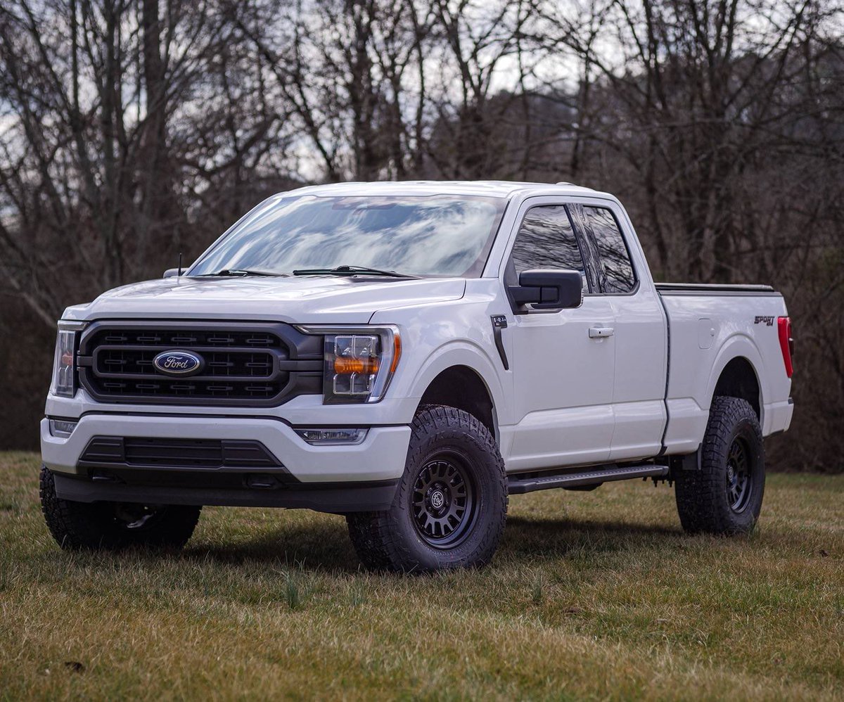 What vehicle being produced today deserves an inline six, but doesn’t have one?