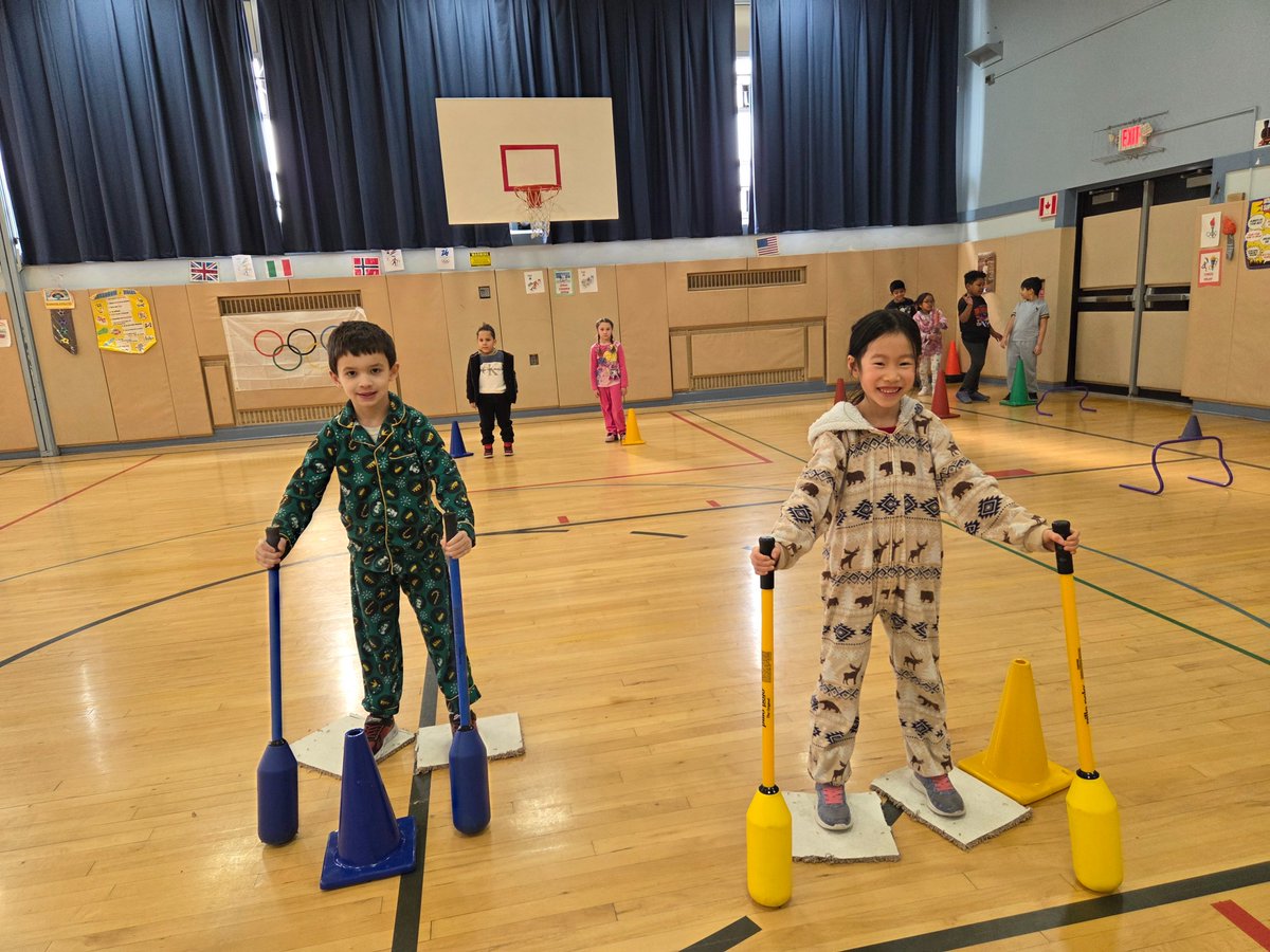 Welcome to Milano Cortina winter Olympics in our gym 🇮🇹 🇺🇸 🏅 <a href="/emeadowschools/">East Meadow Schools</a> <a href="/meadowbrookem/">MeadowbrookSchoolEM</a>  #MilanoCortinaOlympic2026