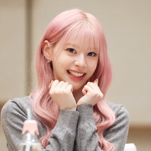 seeunergy's tweet photo. How is she SO CUTEEEEEEE https://t.co/WhCpW88PQS