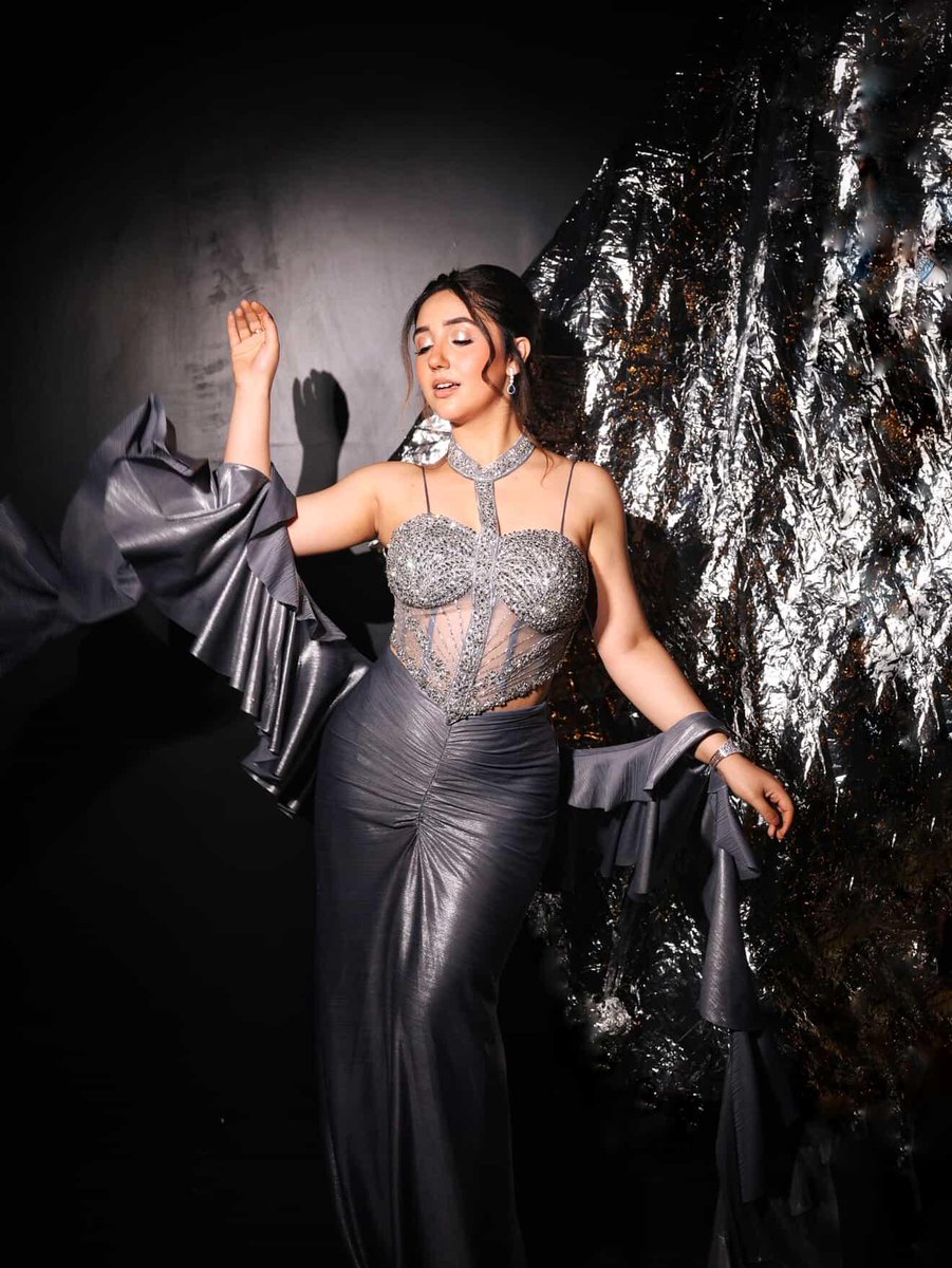 Not all princesses wait to be saved — some are born to fight. Warrior Princess Ashnoor (Her Dream Role) 👑⚔️✨ 

Princess ❌ 
Warrior Princess ✅ 

#AshnoorKaur #Ashnoorians