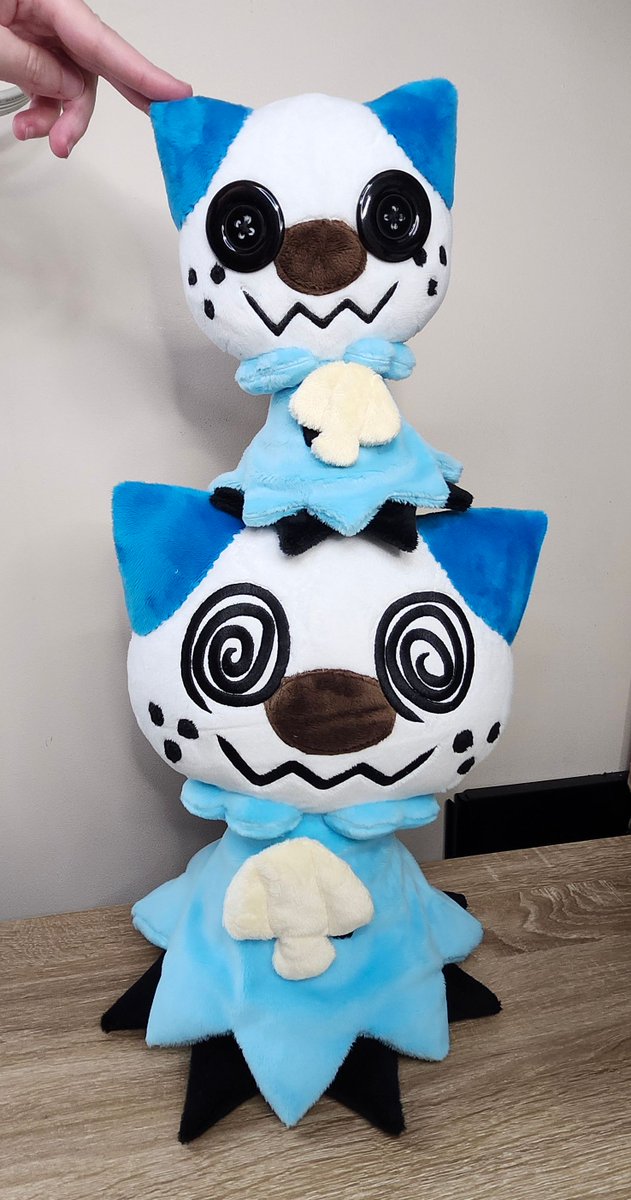 Hazel Oddities tweet media