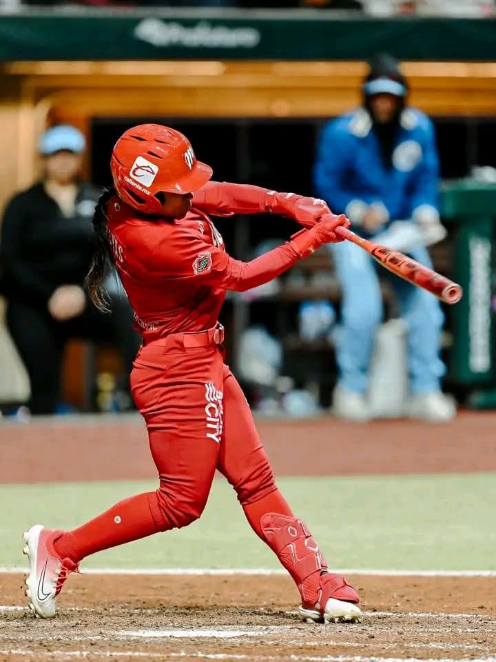 InderJigua's tweet photo. 🥎 ¡HISTORIA! Las cubanas Yilian Tornés y Leannelys Zayas (Diablos Rojos) fueron seleccionadas para el primer Juego de las Estrellas de la Liga Mexicana de Softbol. ¡Un enorme orgullo granmense! 👏⭐
#InderJiguaní
#JuegoDeLasEstrellas #LigaMexicanaSoftbol #OrgulloGranmense #Cuba https://t.co/DMGq2xN9yH