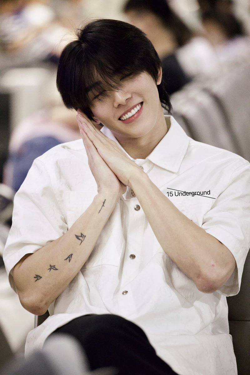 15 Underground tweet media