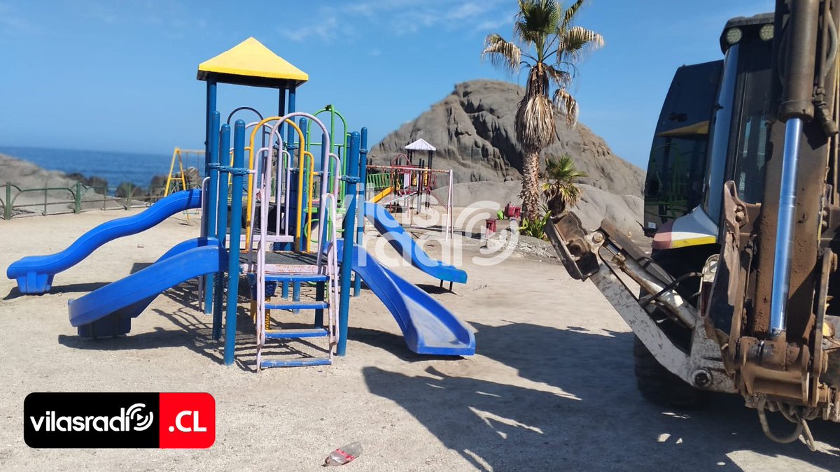 VilasRadio's tweet photo. 🛑🚯🚛 CAMIONES SE TOMAN PLAZA DE JUEGOS INFANTILES CAMINO AL MARINERO DESCONOCIDO: LA USAN PARA CARGA Y DESCARGA DE VEHÍCULOS
📲Revisa la nota completa en: https://t.co/ryBFJJaSYt
#CAMIONES #TOMAN #PLAZA #JUEGOS #INFANTILES #CAMINO #MARINERODESCONOCIDO #IQUIQUE #USAN #CARGA #DESCARGA #VEHÍCULOS
