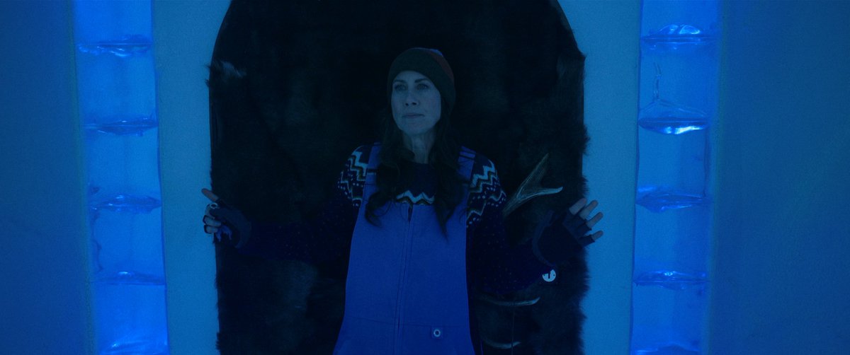 toutestt's tweet image. Frame Within a Frame
Pluribus (2025) — S1E3, “Grenade”