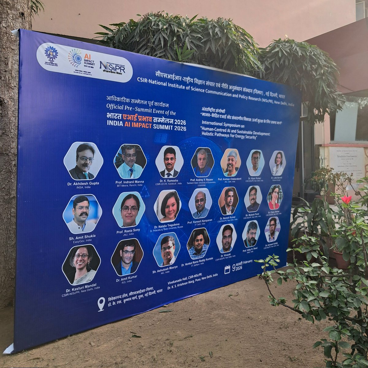 AmitK_PhD's tweet photo. Had d great opportunity to speak on #AI Pathways to #EnergySecurity during d #Int'l #Symposium on #HumanCentred #AI & #SustainableDevpt! Grateful to Sir Prof @SKSharma_World DG @RIS_NewDelhi for nomination! Sincere thanks to Dr @GVRayasam, Director @CSIR_NIScPR for d invitation! https://t.co/rmjFYxGMTn