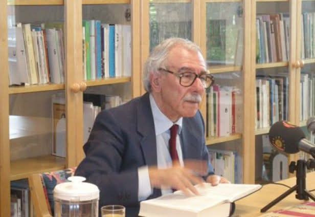 Bi xemgîniyeke mezin hîn bûm ku kedkarê mezin ê wêje û dîroka kurdî, nivîskar Mehmed Emîn Bozarslan çûye ser dilovaniya xwe.
Rehma Xwedê lê be û serê gelê Kurd û hezkiriyên wî sax be.