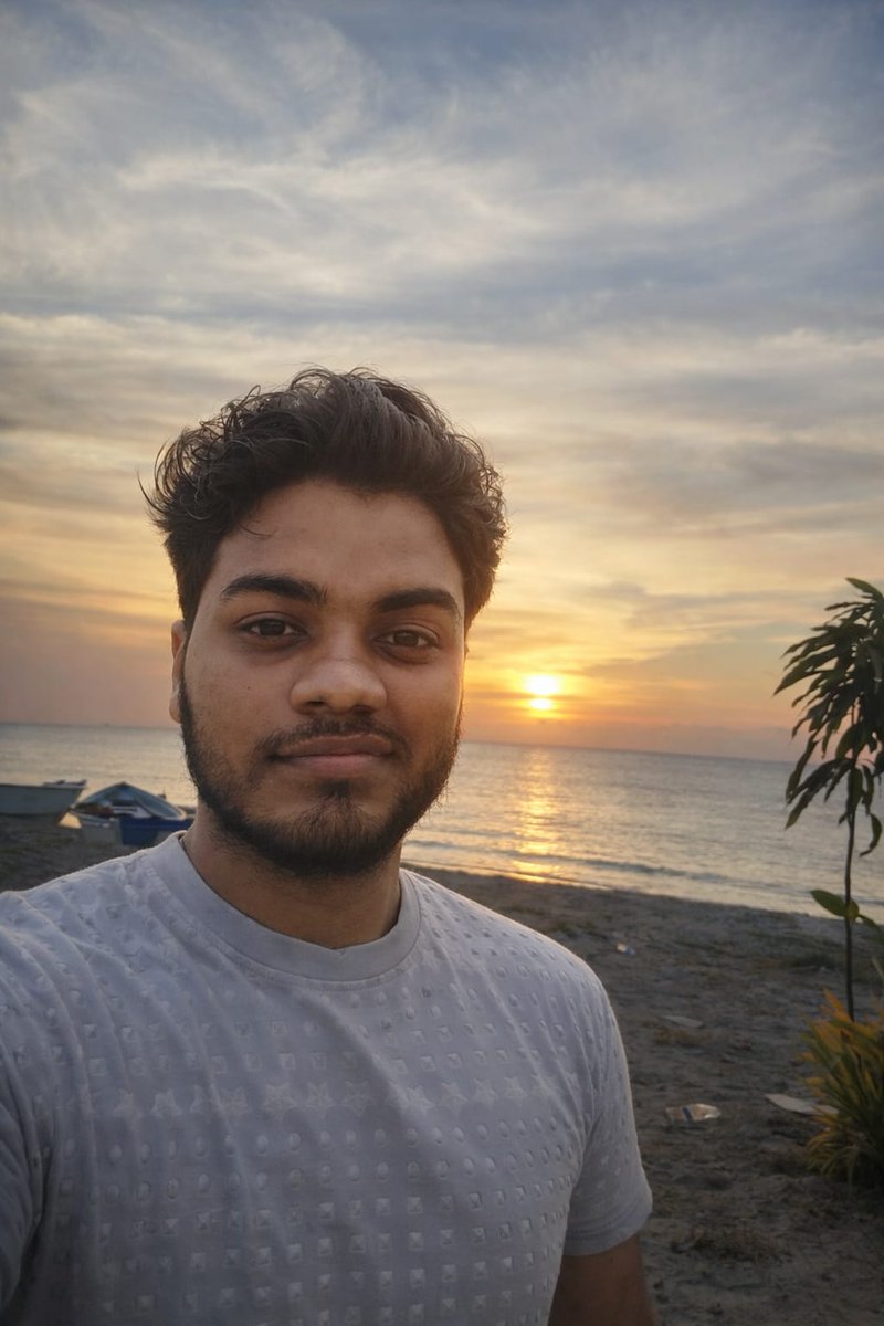 ravi_krish96's tweet photo. Sunset selfie #CTScollege
@CTSCollegeTT https://t.co/l9J5tP5ezF