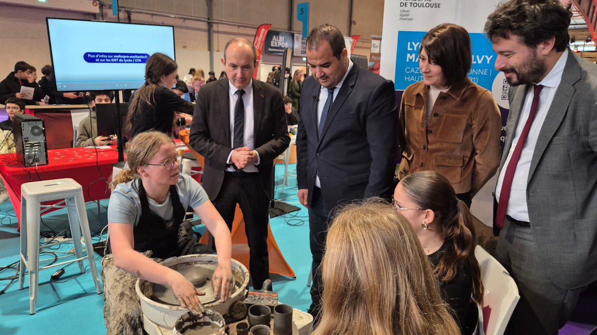 BenmiloudKarim's tweet photo. 🙏Merci à la région @Occitanie pour l'organisation de ce salon #IDMétiers d'Albi et aux lycées y participant  !
5.000 collégiennes et collégiens Tarnais ont pu s'informer pendant 2 jours sur les métiers et les formations, au cœur d’un événement dédié à l’#orientation des jeunes. https://t.co/JFSmaHYbVx