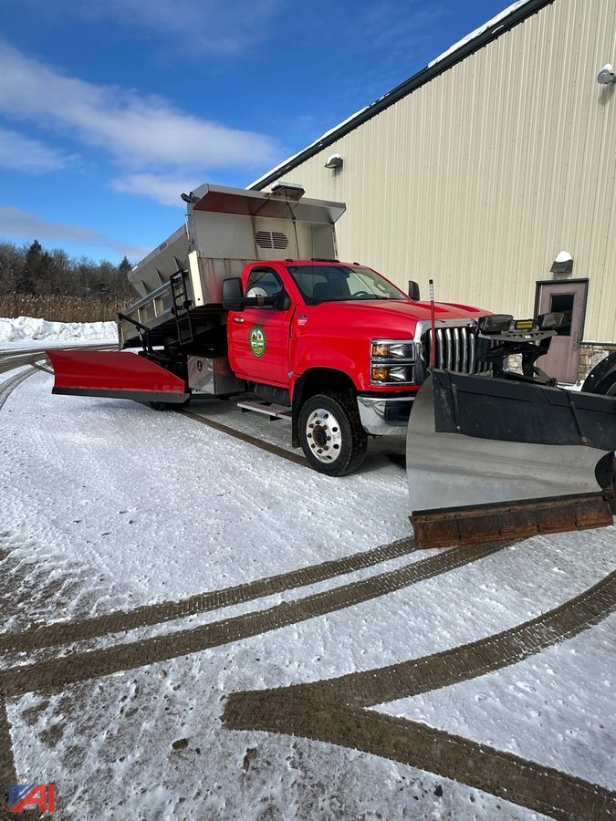Auctions_Intl's tweet photo. BID NOW!!! Ends Thu, Feb 12, 2026 at 06:40:00 pm ET.  2021 International CV515 Dump Truck with Plow, Wing and Salt Spreader from Town of Lafayette Hwy-NY No.46069.  Own this beautiful red beast for well below market value....
https://t.co/AlXKClMq6e https://t.co/updQHhd1kx