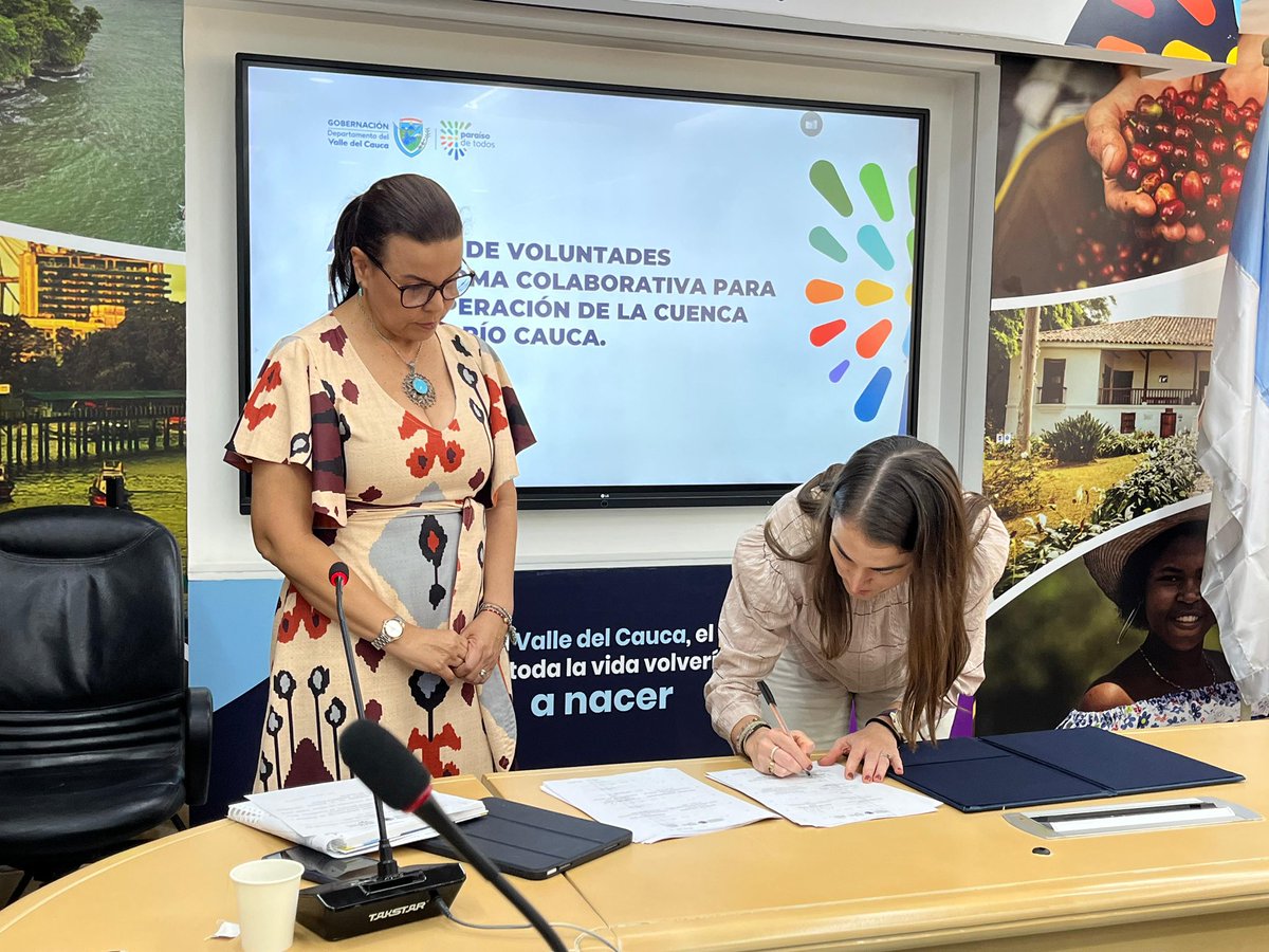 ProPacificoOrg's tweet photo. Desde #Propacífico nos sumamos al Acuerdo de Voluntades de la plataforma colaborativa para la recuperación de la cuenca alta del río Cauca, liderado por @GobValle, un compromiso compartido entre el Cauca y el Valle del Cauca por la protección del agua y los ecosistemas estratégicos.