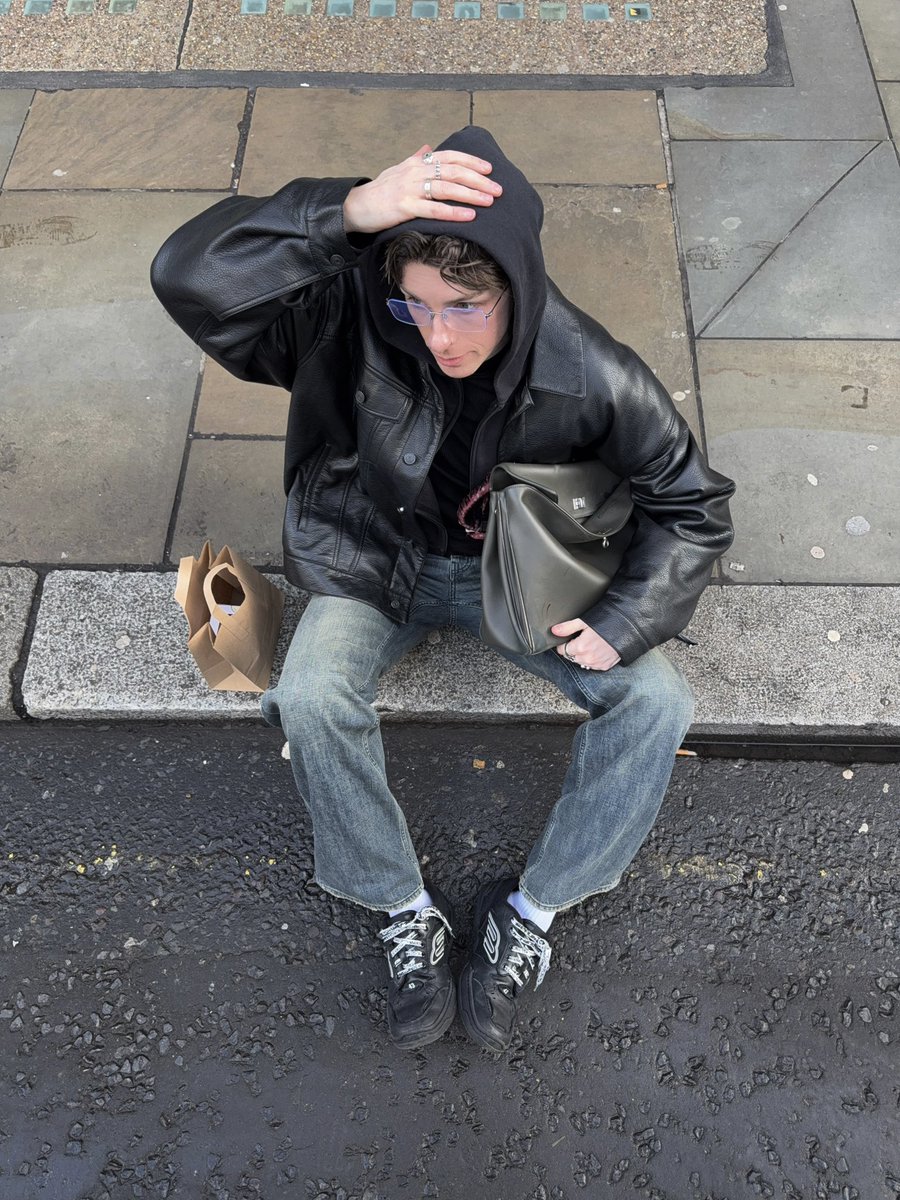 gallucks tweet media