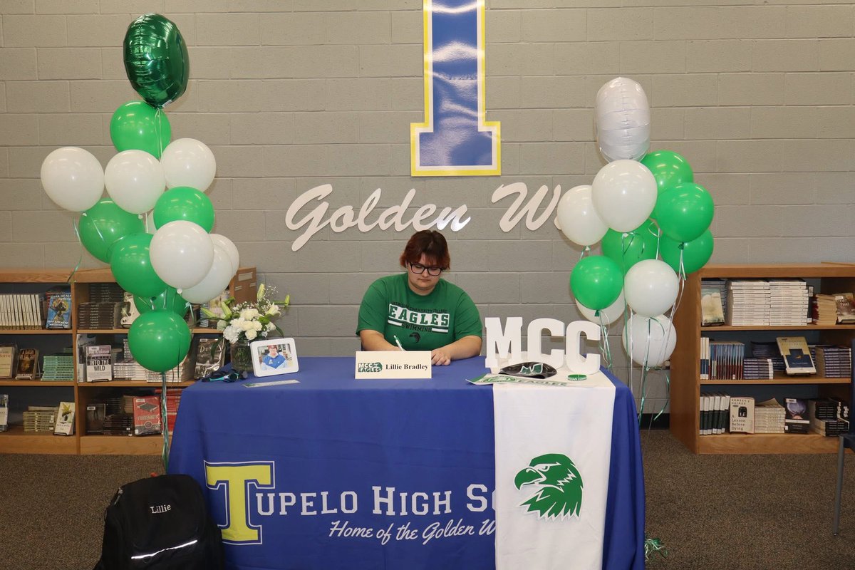 TupSwim's tweet photo. Congratulations Lillie Bradley!  
🏊‍♀️ 🌊 🖊️ Lillie will be continuing her swimming career @MCCEaglesSwim #gowave #GoEagles https://t.co/Zsv356dwcG
