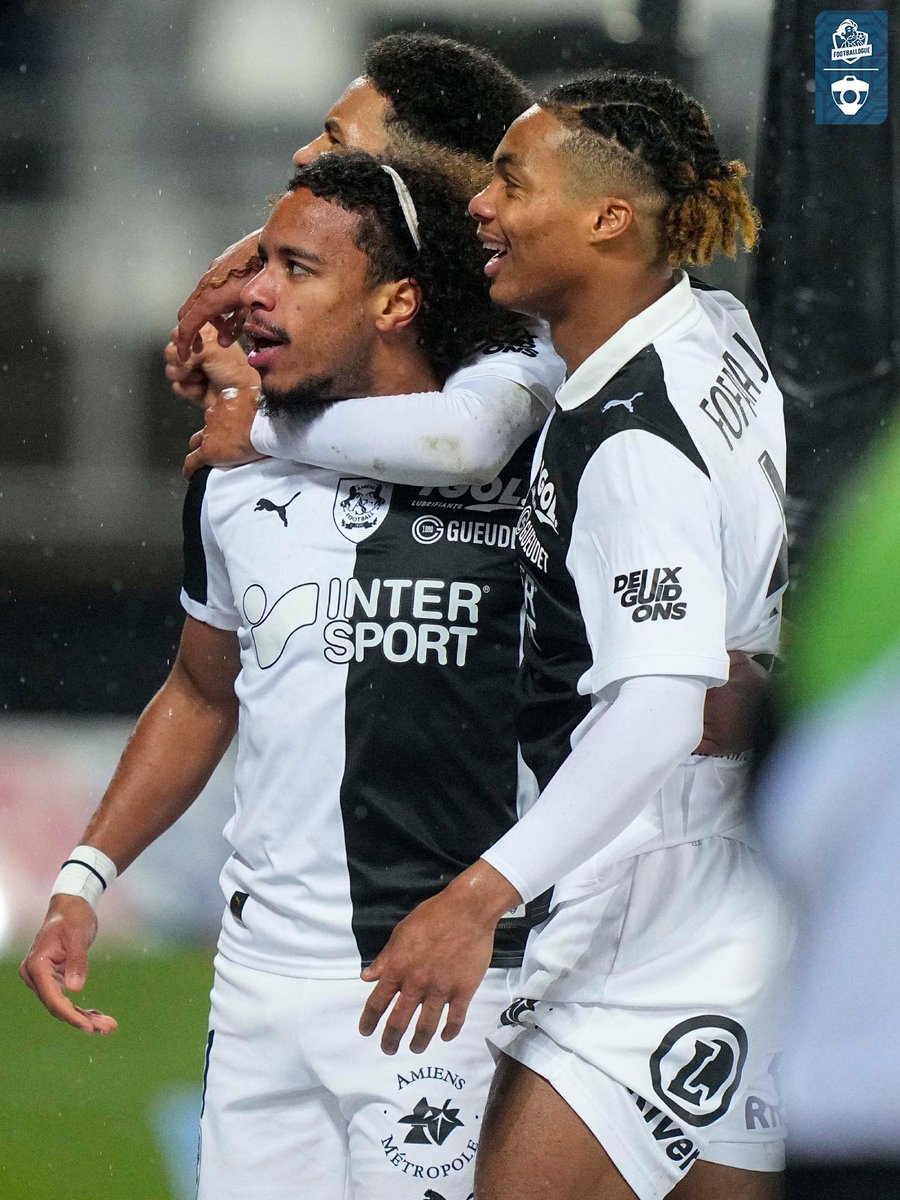 Ce match de 𝗗𝗜𝗡𝗚𝗢 entre Amiens et Clermont, décisif à 𝗟𝗔 𝗖𝗢𝗨𝗥𝗦𝗘 𝗔𝗨 𝗠𝗔𝗜𝗡𝗧𝗜𝗘𝗡 ! 😱😱

8' Amiens 0-1 Clermont
13' Amiens 1-1 Clermont
32' Amiens 2-1 Clermont
39' Amiens 3-1 Clermont
45+5' Amiens 3-2 Clermont

71' Amiens 3-3 Clermont

90' Amiens 4-3 Clermont