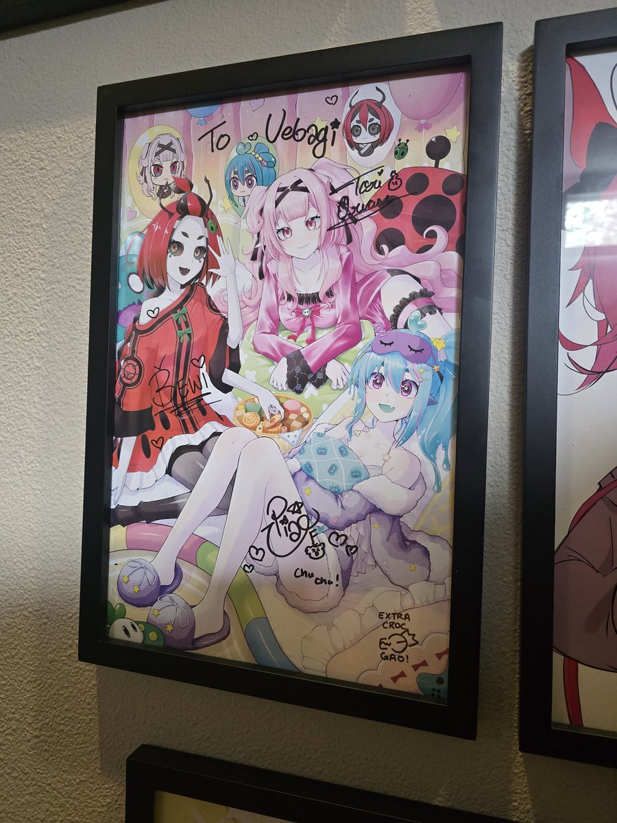 Got <a href="/TheBEASTIEZ/">The BEASTIEZ || #VTuber Group</a> signed print in. Thanks <a href="/PiaPiUFO/">PiaPi 👽🥒Slime Girl VTuber【BEASTIEZ】</a> <a href="/ToriOriane/">Tori Oriane🥀</a> <a href="/beribug_/">Beri 🐞 VTuber</a> and secret <a href="/KairyuCrocodile/">🐊 Crocodile 🐊</a> signature?