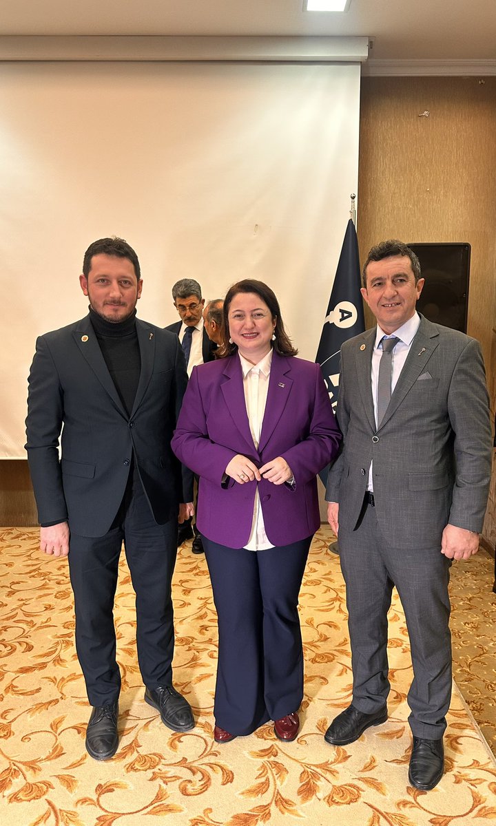 Adapazarı Meclis Üyemiz Hasan Şengül ve Taraklı Meclis Üyemiz Mehmet Esen ile Sakarya’nın hak ettiği yerel yönetim projelerini oluşturuyoruz. Neden mi? Çünkü: 

Yerel yönetimden merkezî yönetime adım adım… 🗝️💙🤝

<a href="/yavuzagiraliog/">Yavuz Ağıralioğlu</a> <a href="/adnansuphanoglu/">Adnan SÜPHANOĞLU</a> <a href="/hakanyazctr/">Hakan Yazıcı</a> <a href="/anahtarparti/">Anahtar Parti</a>