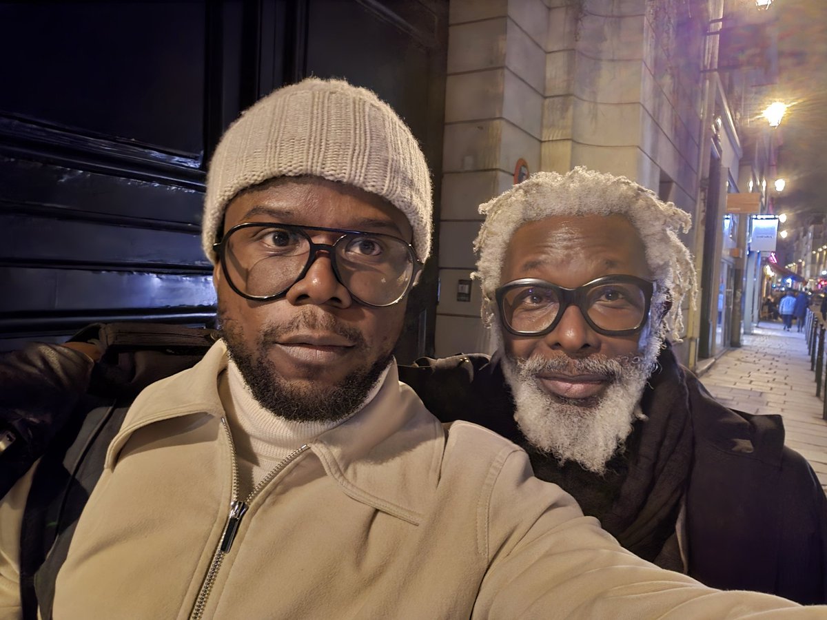 EMulamba's tweet photo. En flânant dans Le Marais à la semaine de la Fashion Week parisienne de cet hiver ❄️
J'ai eu la chance de croiser le style contemporain et avant-gardiste @norwegianrain

Il se passe toujours quelque chose dans Le Marais...
#eliesean #lifestyle #sartorial #lemarais #norwegianrain https://t.co/wQHDN3fHJE