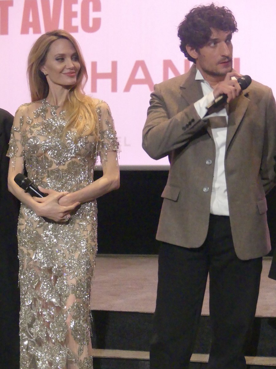 mulderville's tweet image. Notre média était ce soir à la Premiere du film #Coutures @PatheFilms organisée au @pathecinemas #Palace en présence du cast notamment de l’iconique #AngelinaJolie cc @CHANEL