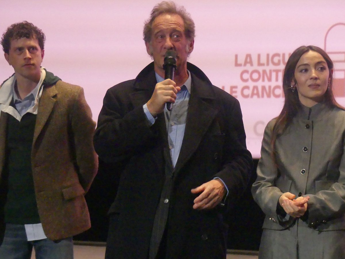 mulderville's tweet image. Notre média était ce soir à la Premiere du film #Coutures @PatheFilms organisée au @pathecinemas #Palace en présence du cast notamment de l’iconique #AngelinaJolie cc @CHANEL