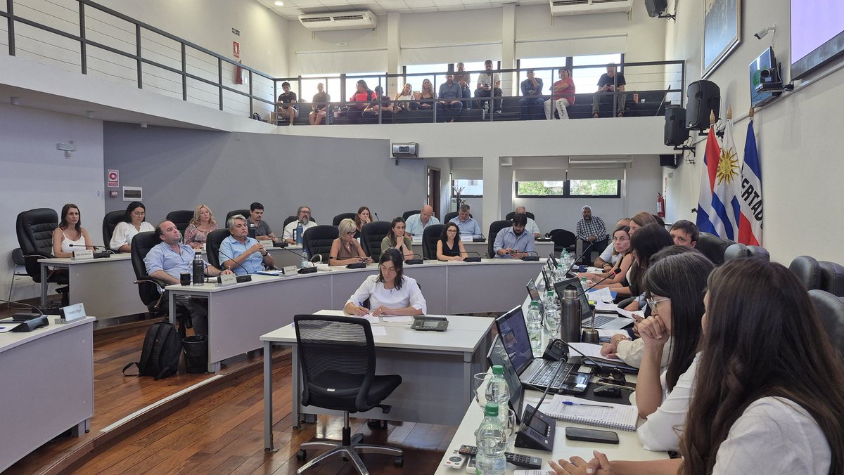 🔶️  Tratamiento del proyecto de presupuesto - 4ª instancia 

La Comisión N°1 Legislación, Texto Ordenado, Asuntos Internos, Legales y Económico- Financieros recibe al equipo del Gabinete Institucional de la <a href="/IdCanelones/">Gobierno de Canelones</a>