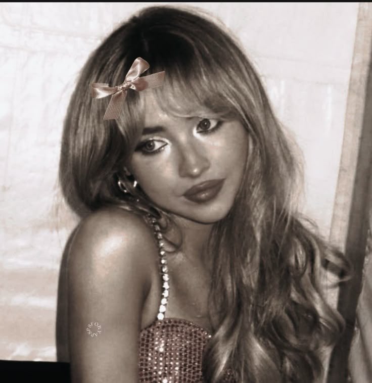 ᵗʰᵉ ᵖʳᵉᵗᵗⁱᵉˢᵗ ʰᵉʳᵒⁱⁿᵉ

   Ｓｕｅ      Ｓｔｏｒｍ

  Ｉｎｖｉｓｉｂｌｅ

              Ｗｏｍａｎ