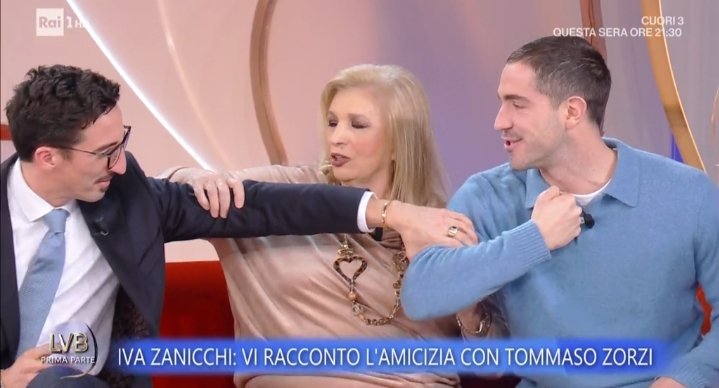 Ho recuperato solo ora la puntata. Tommy in diretta mancava e ci sta davvero benissimo!Parlantina,simpatia e tanta tenerezza nei confronti sia di Iva che della contessa, due signore davvero speciali. E poi che gioia saperlo in studio tutta la settimana sanremese! 🤩 #tzvip