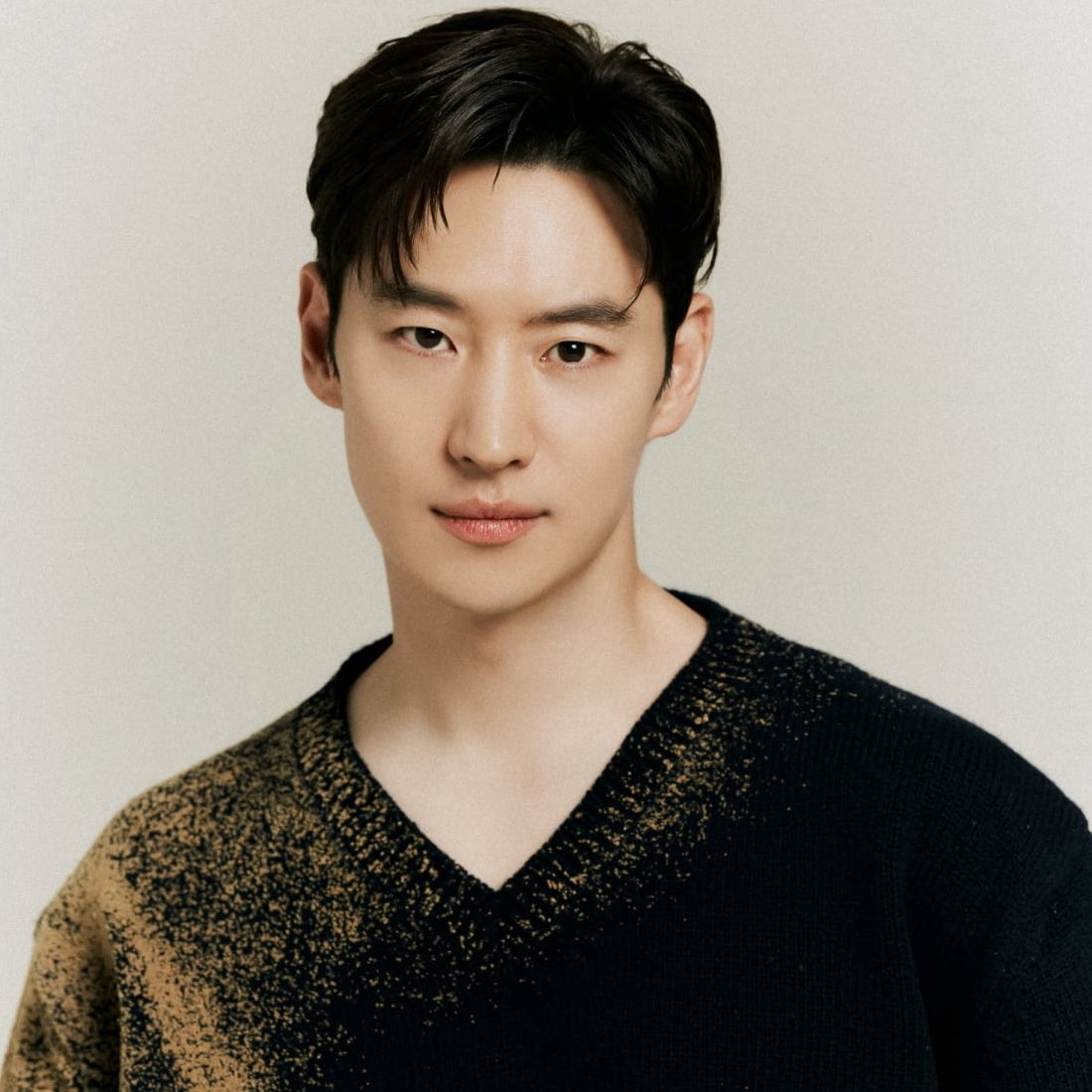 ggonigone's tweet image. SBS 새 드라마 &amp;lt;승산있습니다&amp;gt; 이제훈 X 하영 출연 확정

변호사 자격을 박탈당한 전직 변호사를 중심으로 벌어지는 이야기를 그린 법률 드라마

• 일본 드라마 ‘리갈 V ~전 변호사 타카나시 쇼코~’ 원작
• ‘마이데몬’ 권다솜 PD
• ‘허쉬’ 정진영 작가
• 스튜디오S와 아티스트스튜디오 공동 제작