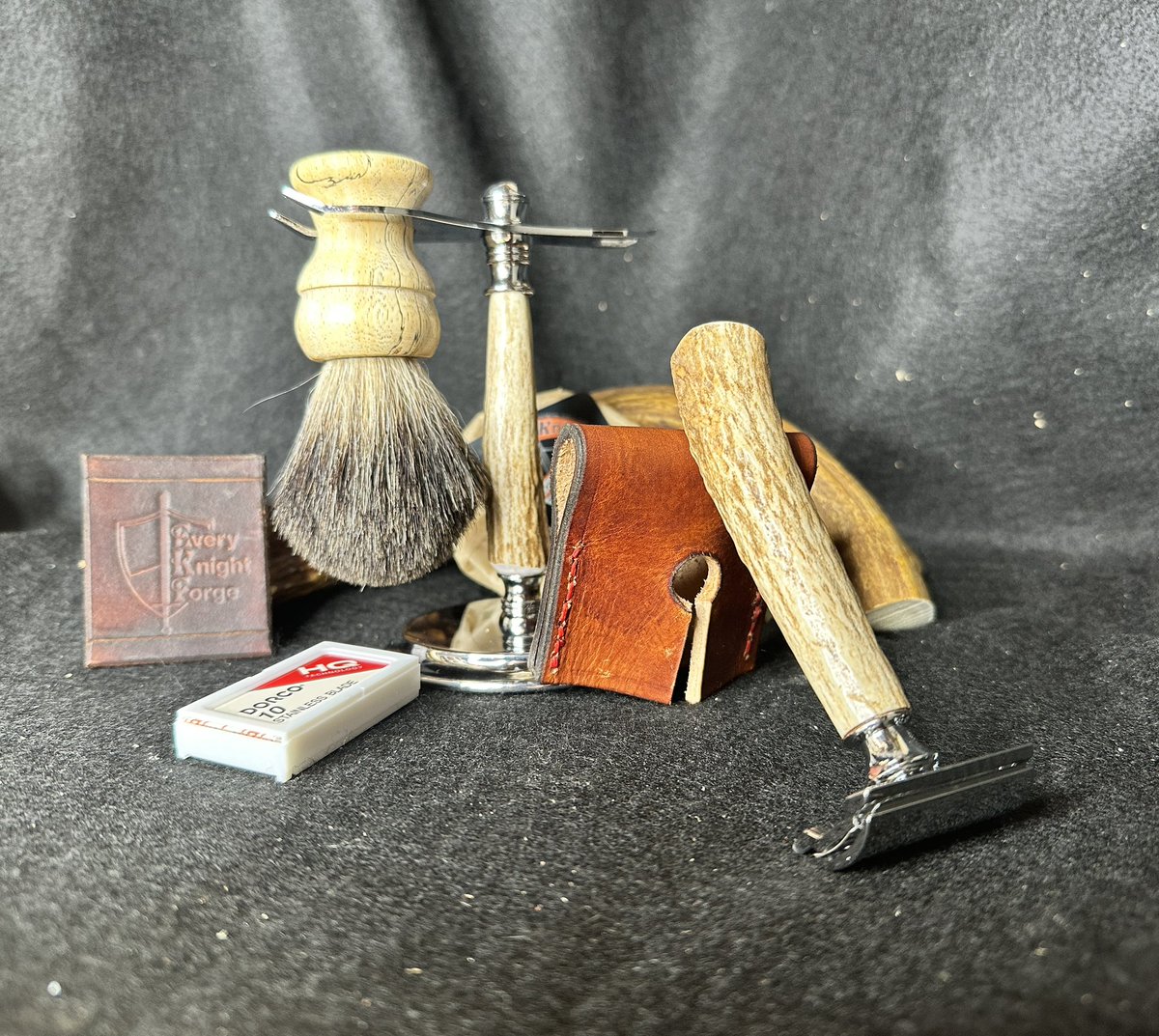 EKForgeLLC's tweet photo. On its way to Alisha in TX.  Hope it provides shaving service and enjoyment for years to come! #WetShaving #Shaving #Shave #SOTD #Lather #MenGift #WetShaveClub #Barber #Antler #Hunting #Fishing #HandMade #MadeinUSA #ShavingSoap #Barbershop #ShaveLikeaMan #ShaveLikeABoss https://t.co/GzRvIuAbHw