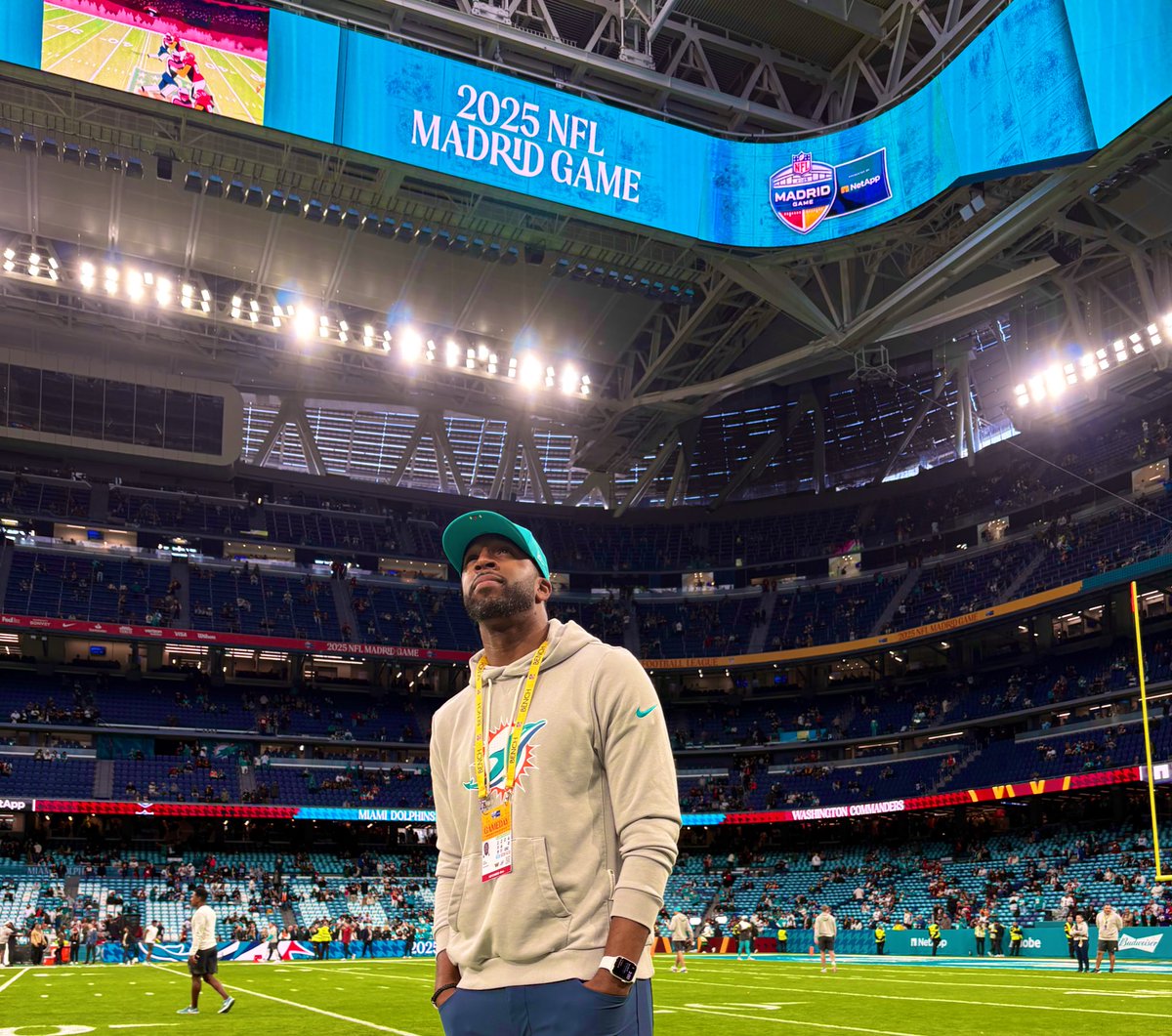 Alexander tweet media