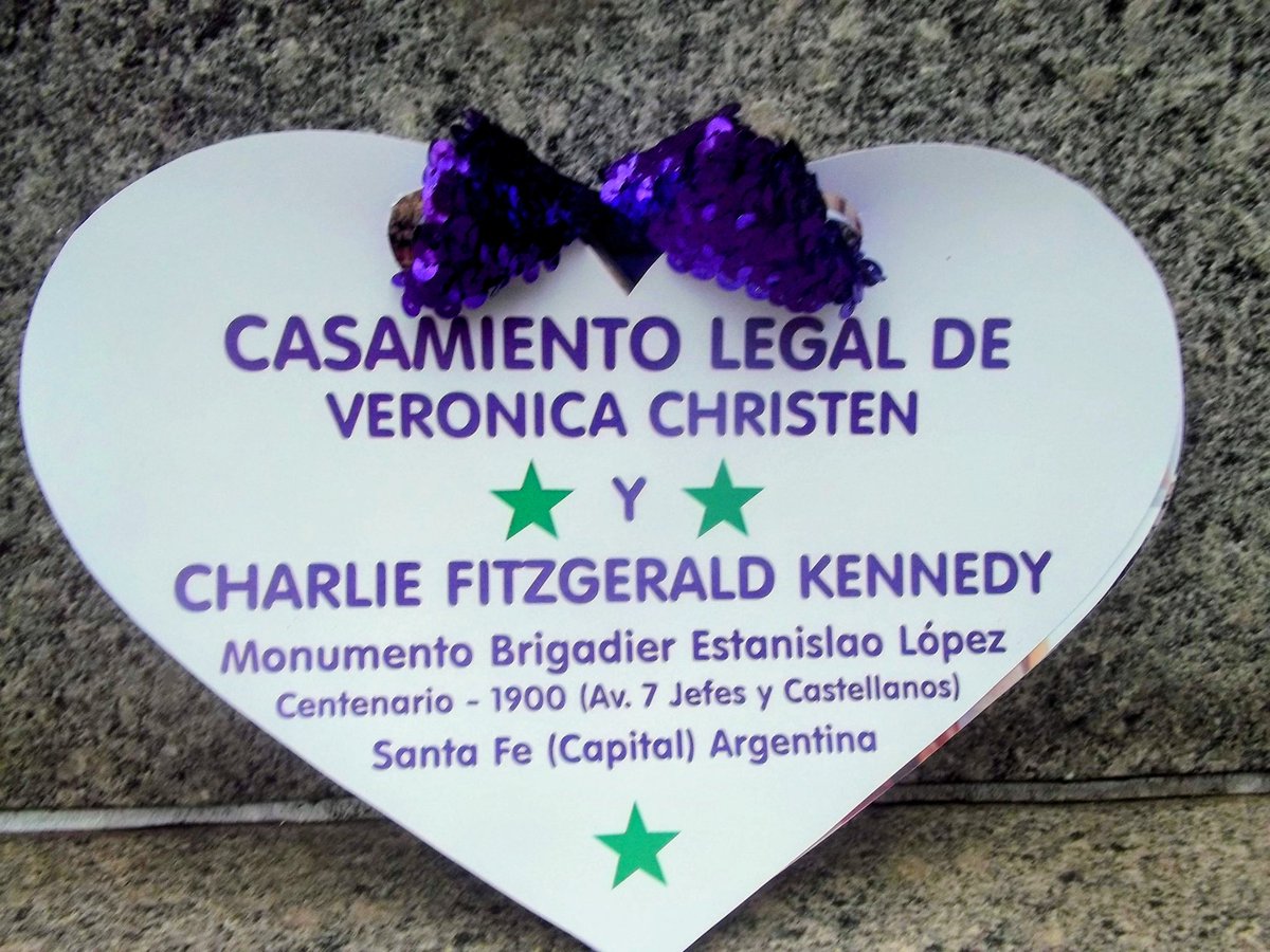 Los twiteros viejos esperábamos todos los meses los delirios de casorio de la Vero.
Estaba más chiflada que los therians.