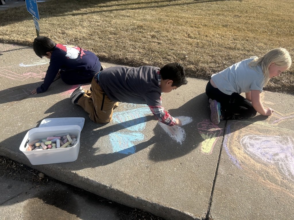 BertrandVikings's tweet photo. The PreK through third-grade spent some time on this beautiful day☀️ coloring the sidewalks with love.💕  You are loved by many little Vikings.❤️ https://t.co/Lz230bVemK